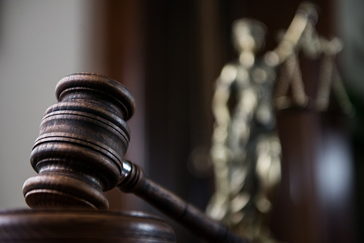 Reunión legal con interpretación en señas